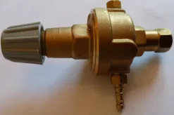 Détendeur pour bouteilles jetable 60L - valve - GYS